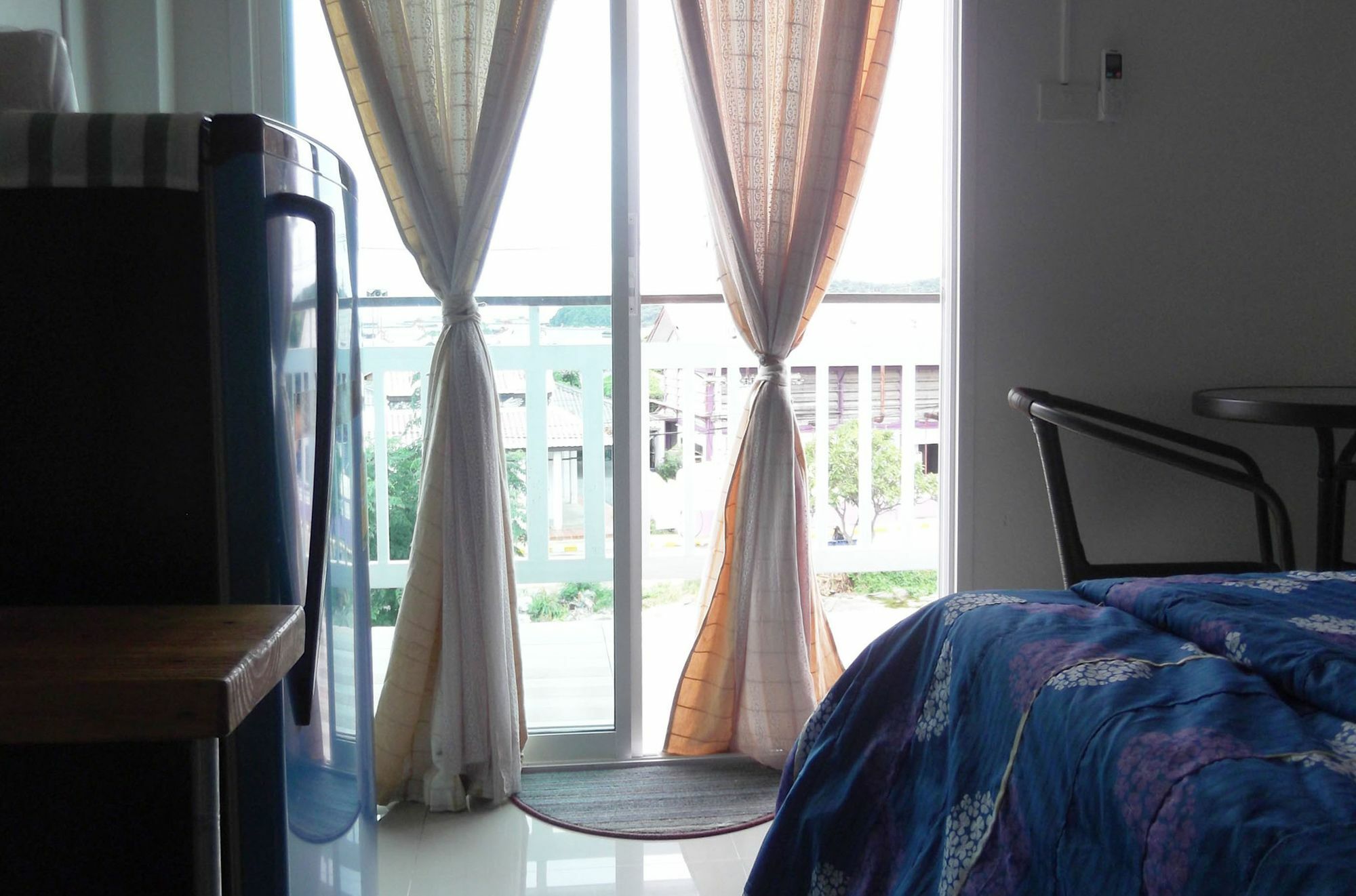 Sichangstyle Resort Koh Si Chang Exteriör bild